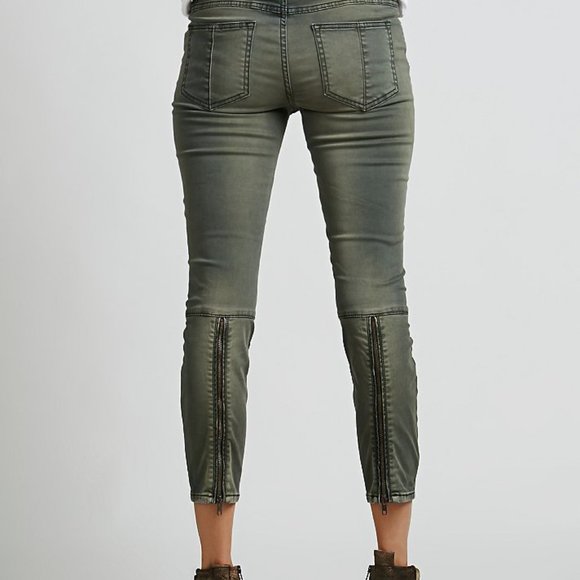 Free People Mid Rise Sueded Utility Cargo Zip Ankle Pants in Green - Picture 11 of 11